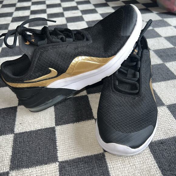Nike AQ2743 012 Air Max Motion Black Gold Kids 5.5Y‎ Athletic Running Sneakers - Picture 1 of 9